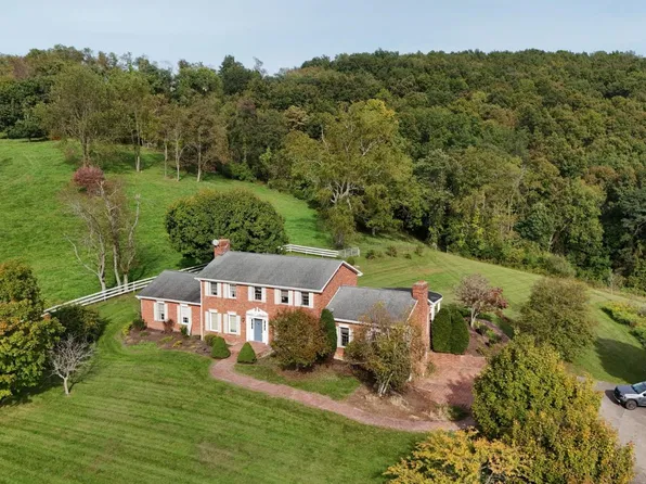 2878 Mount Morris Rd, Waynesburg, PA 15370