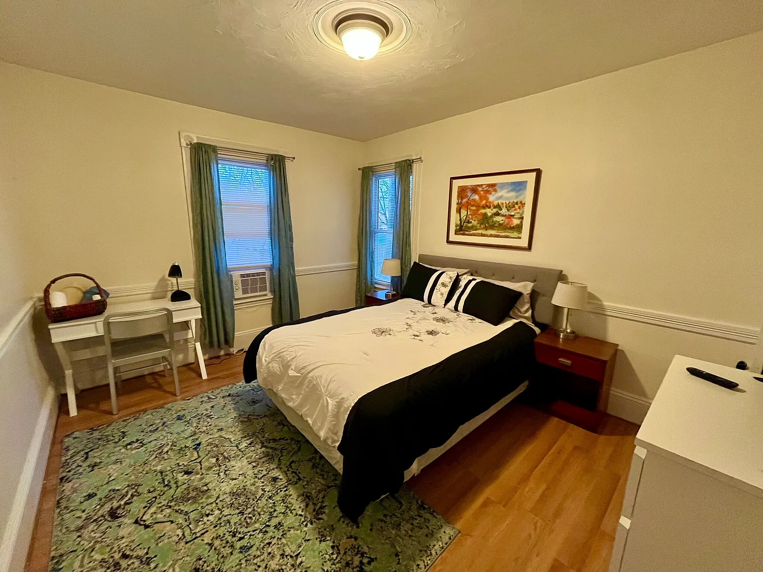 4 bed, 1400 sqft, $1,350 — Photo 2