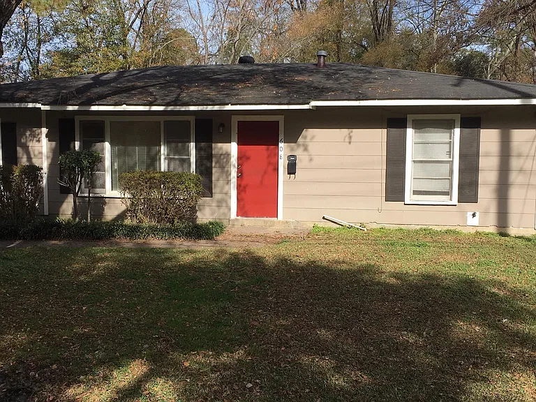 608 Eason Pl — Photo 2