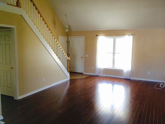4th image of 171 Deseyn Dr