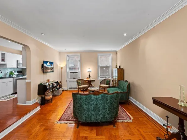 9437 Shore Road image 7 of 28