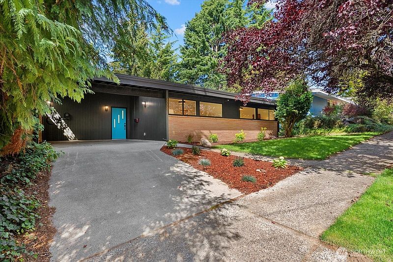 3rd image of 8009 28th Avenue NE