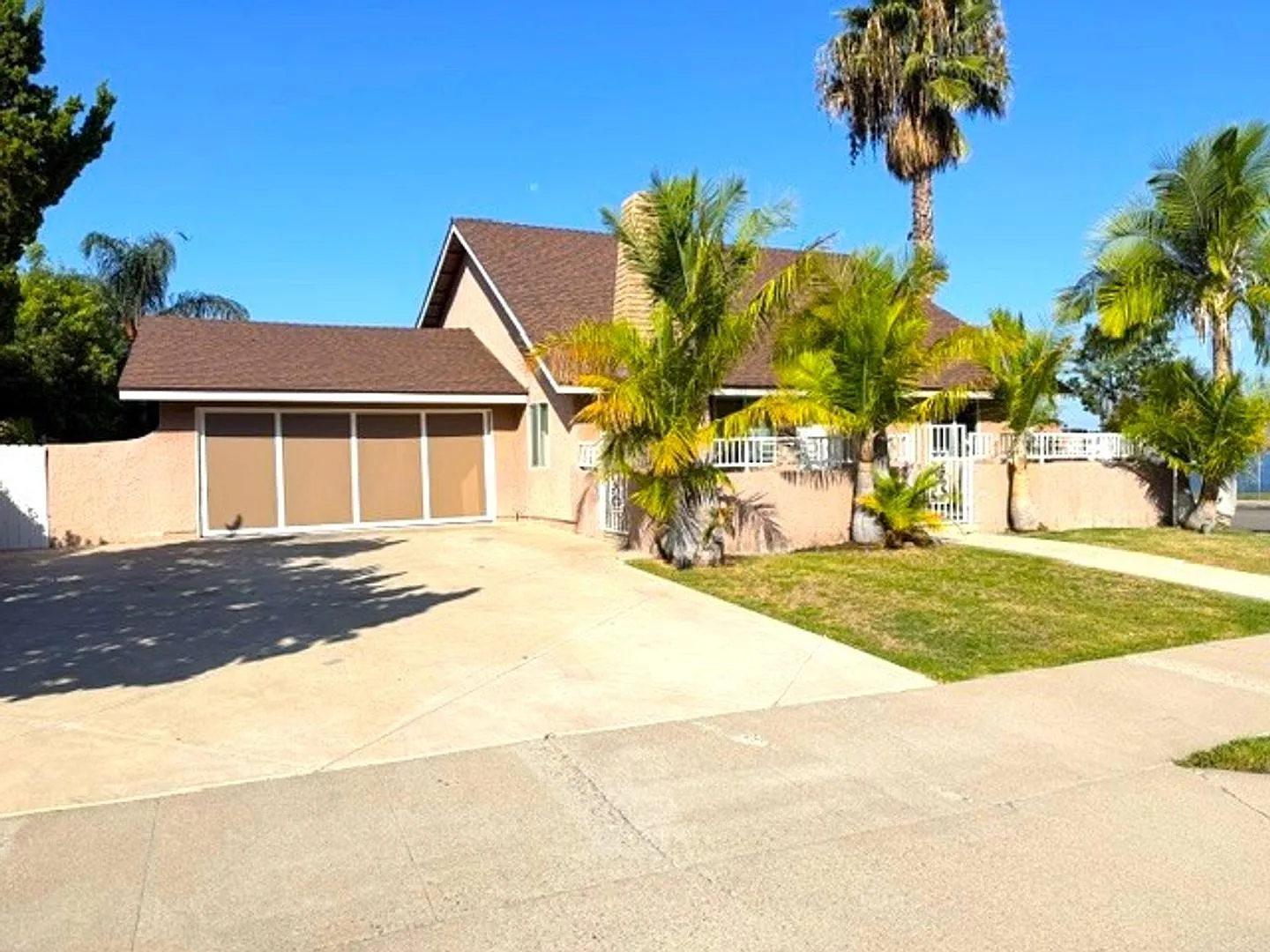Coming Soon Beautiful 4-Bedroom Orange Home, Just In Time For The Holidays! — Photo 2