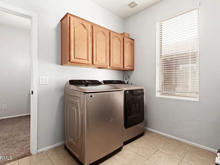 25719 W Victory St — Photo 27