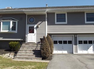 11 Shaker Ct, New Windsor, NY 12553