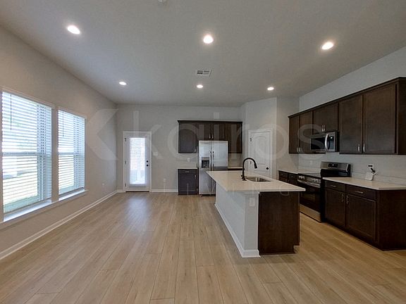 3rd image of 14049 Barrington Ave