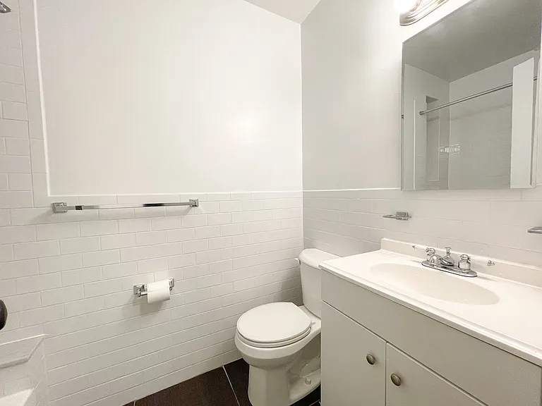 311 E 25th St #3D — Photo 6
