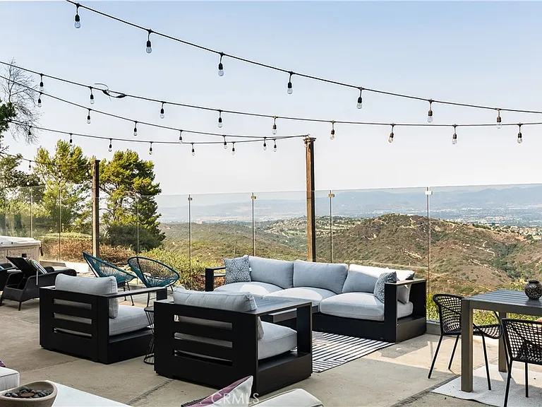 3230 Tyrol Dr — Photo 37