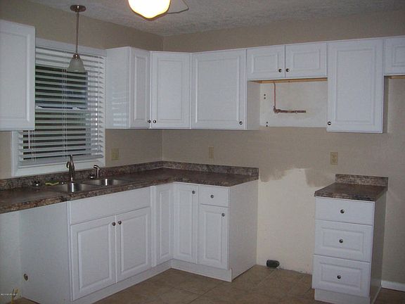 4th image of 3221 Grim St