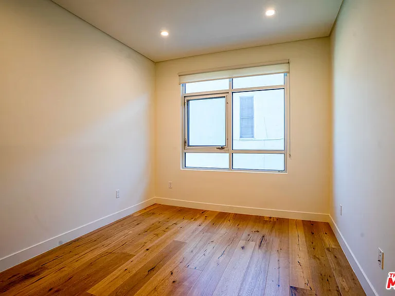 938 S Orange Grove Ave #201 — Photo 17