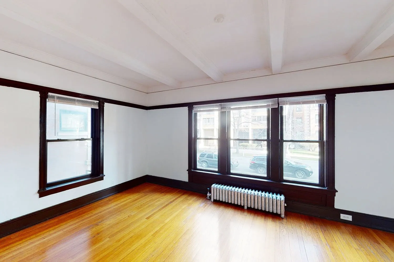 5474-5480 S. Hyde Park Boulevard — Photo 3