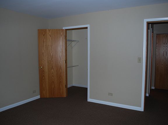 4th image of 5820 Oakwood Dr Unit 1B
