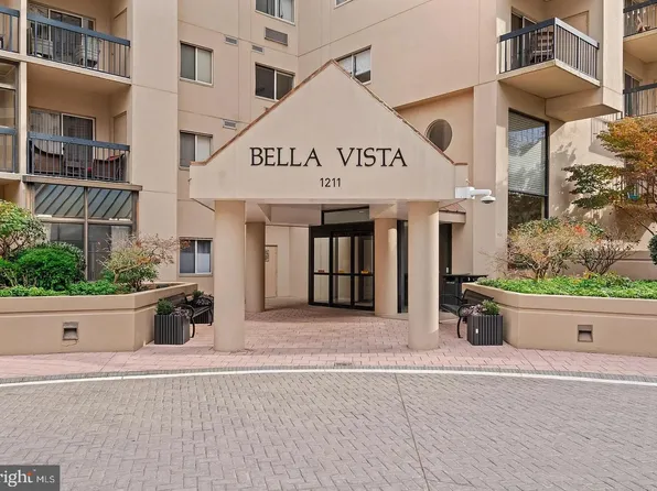 1211 S Eads St, Arlington, VA