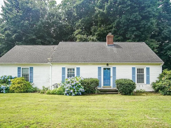 15 Holyoke Rd, Westfield, MA 01085