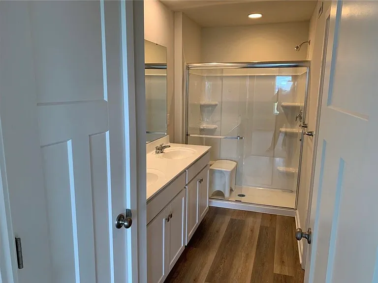 143 Scotland Ln — Photo 20