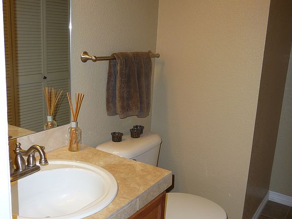 Powder bath/Laundry room