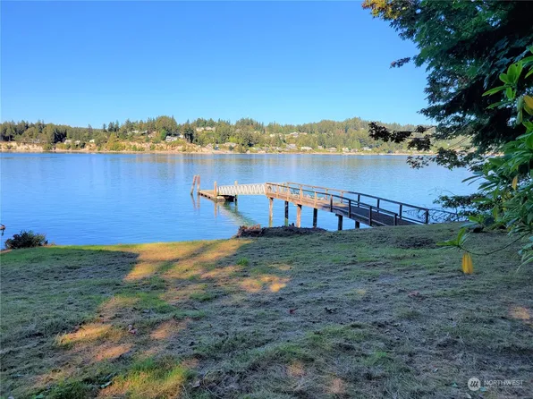 75 Bella Bella Drive, Fox Island, WA 98333