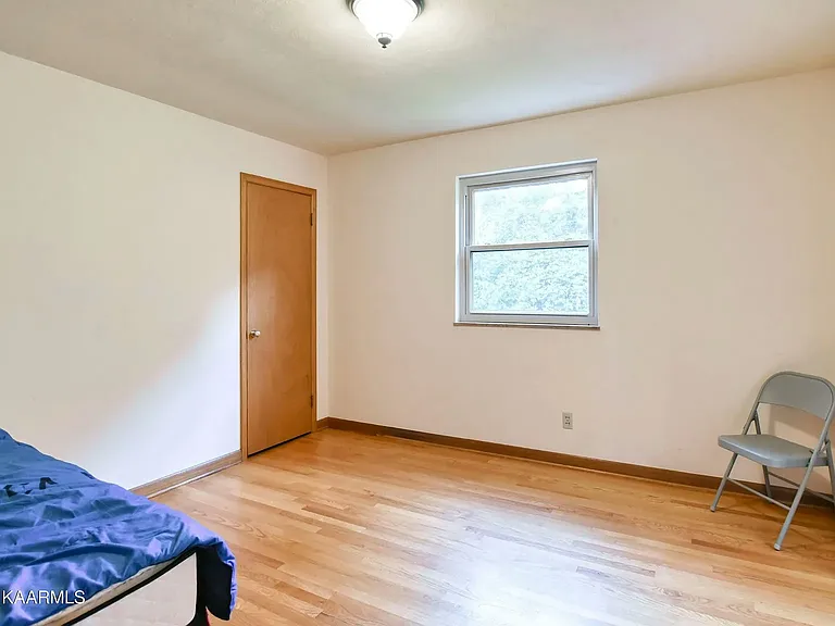 200 Suburban Rd — Photo 11