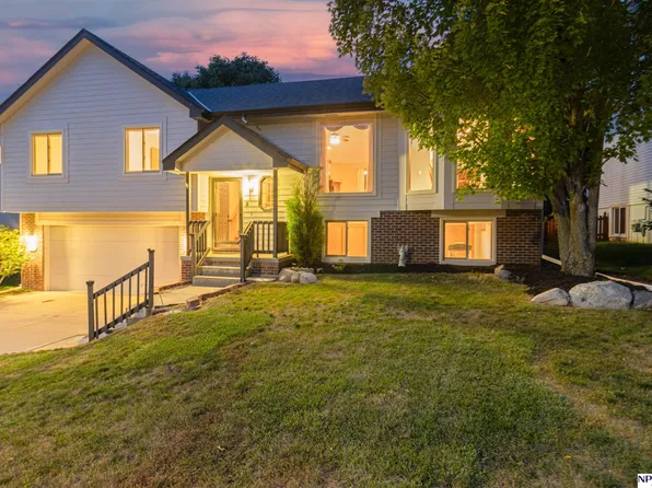 7504 Ernst St, Omaha, NE 68122