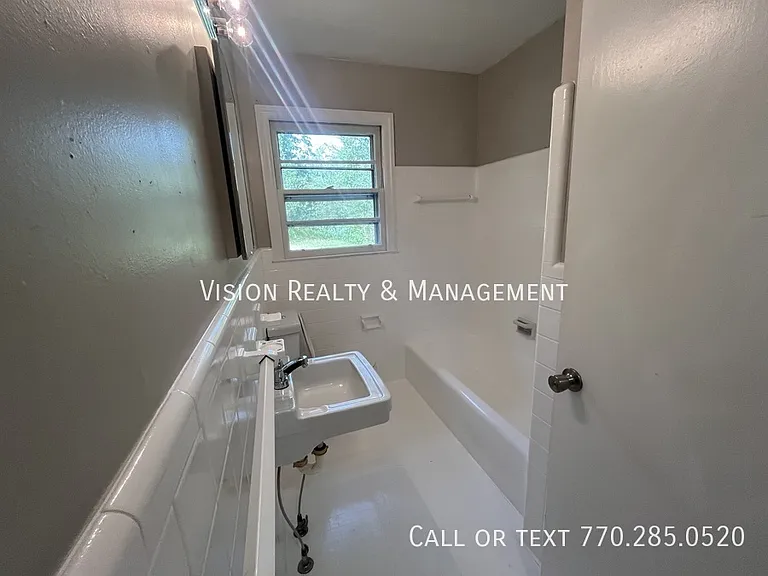 1148 Center St SW — Photo 23