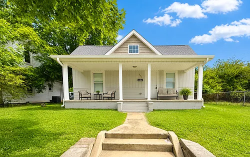202 Lamont St Photo 1