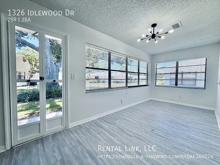1326 Idlewood Dr — Photo 4