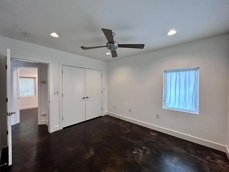 1718 Giles St — Photo 14