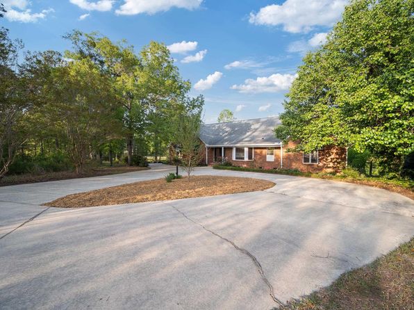 370 Chapel Creek Dr, Santee, SC 29142