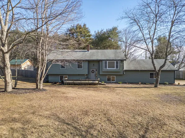 3 Taylor Farm Lane, Topsham, ME 04086