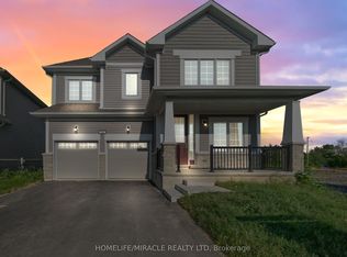 54 Oakmont Dr, Loyalist, ON K0H 1G0