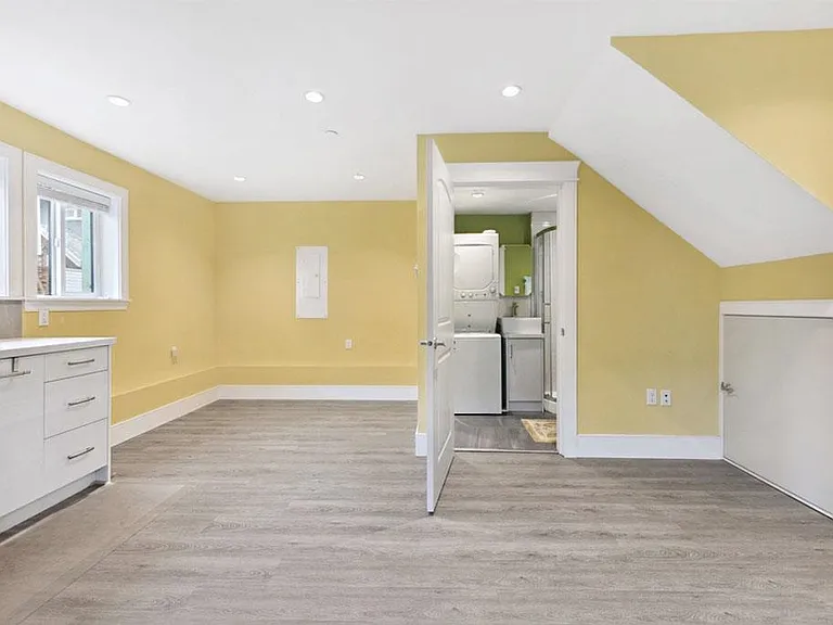 1477 E 61st Ave — Photo 14