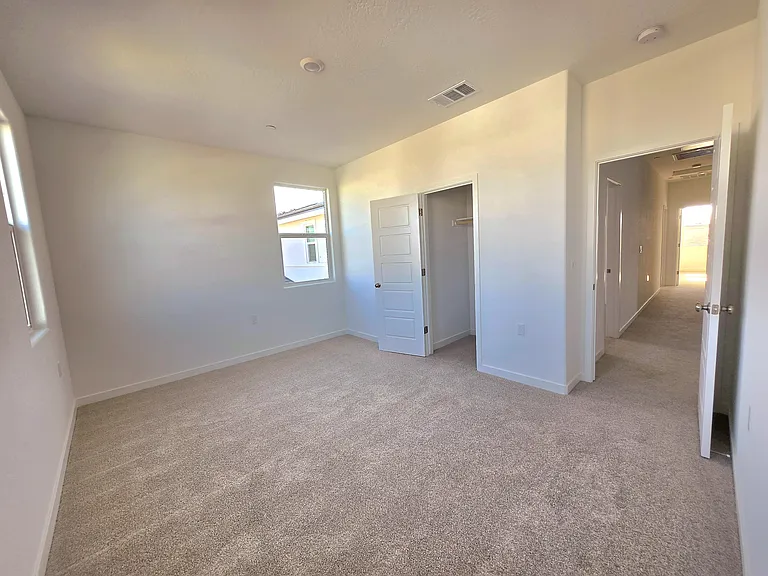 Pioneer Dr W — Photo 25