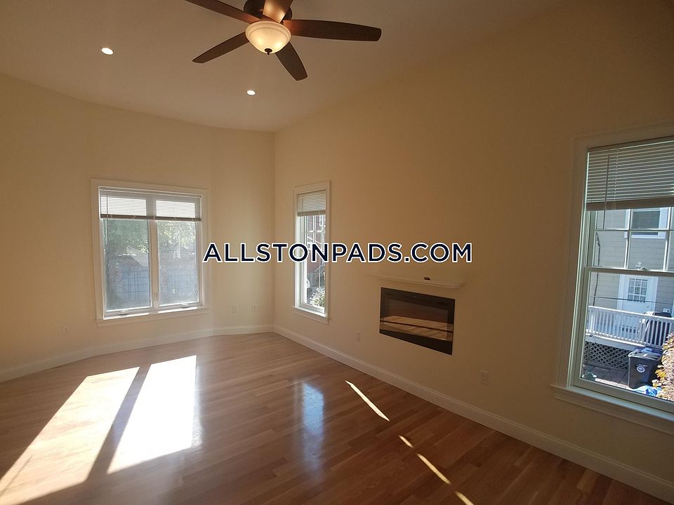 2nd image of 68 Raymond St
