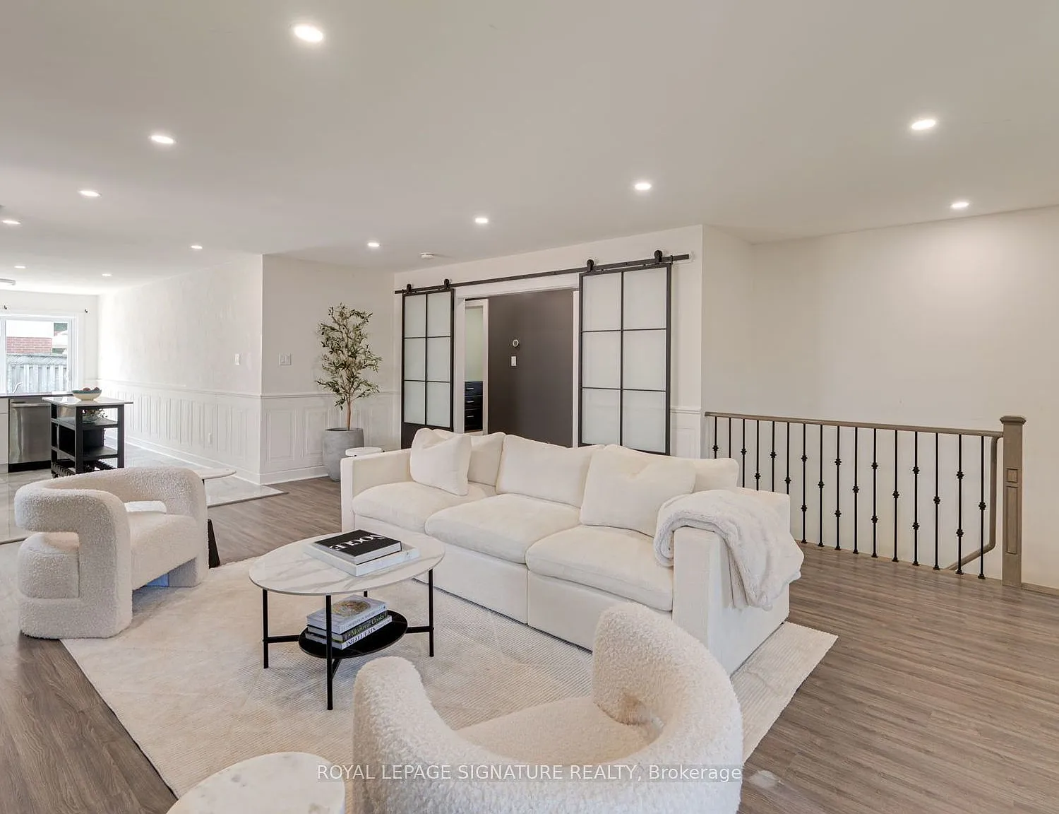5 bed, $3,000 — Photo 1