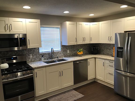 3rd image of 408 Huntington Ct #22A