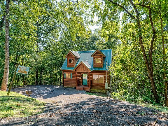 2nd image of 2408 Balsam Cir