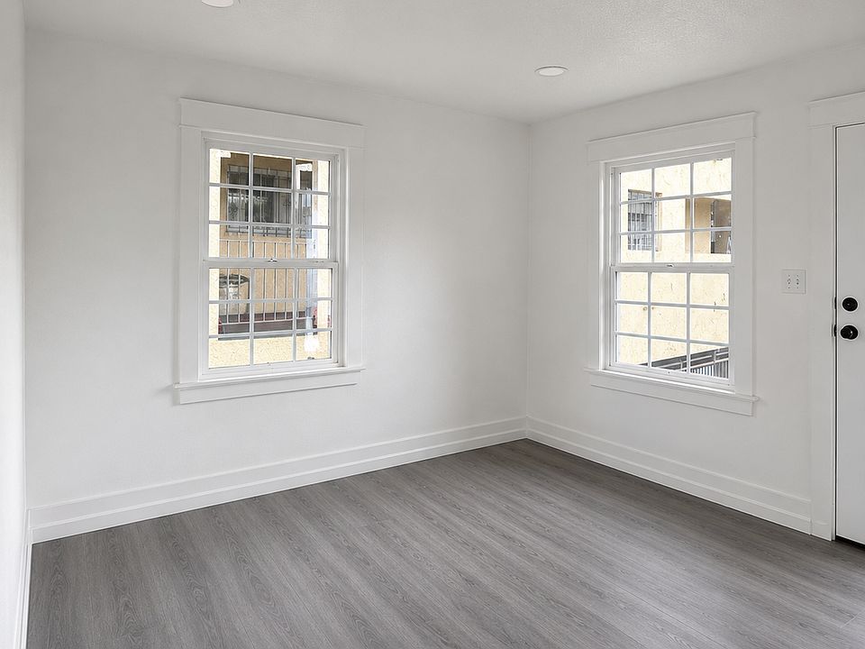 1st image of 1558 Pine Ave #1558