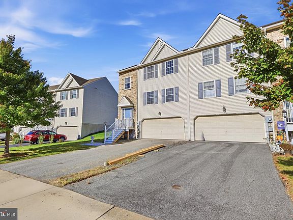 2nd image of 3912 Sheppard Dr