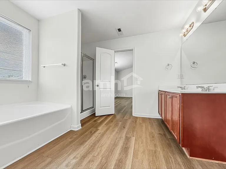 118 Charndon Way — Photo 13