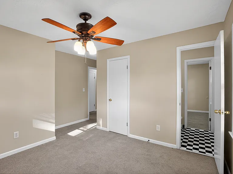 2501 Hartford Dr — Photo 9