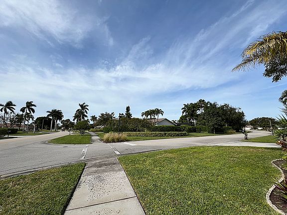 5th image of 4629 Lakewood Blvd