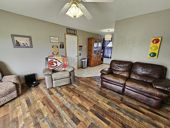 5th image of 211 Arrowhead Road