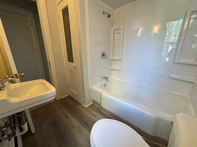 2104 Glendale Ave — Photo 12