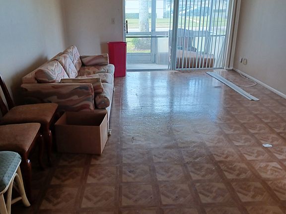 2nd image of 2830 Ashley Dr W APT C