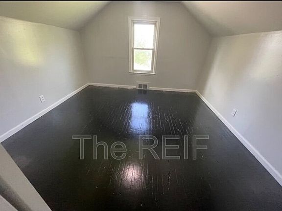 5th image of 1404 E Kurtz Ave