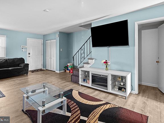 5th image of 2105 Walnut Ridge Est