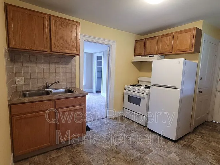 221 Hollister Ave SE #2 — Photo 9