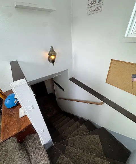 504 Woodford Ave — Photo 11