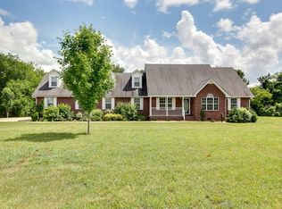 1592 Cedar Grove Rd, Chapel Hill, TN 37034