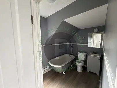 4144 Hyde Avenue - Upstairs — Photo 4